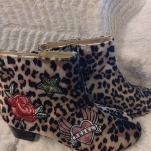 Big girls booties sz 5